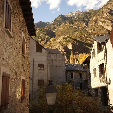 Casa Negro Cincuenta Y Siete * Benasque